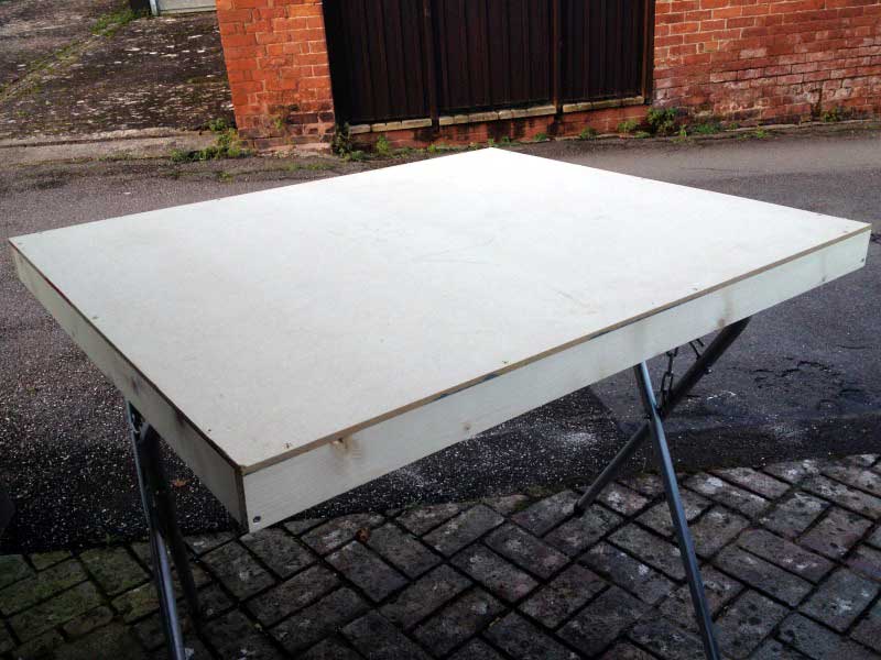 A module with the start of the pit lane